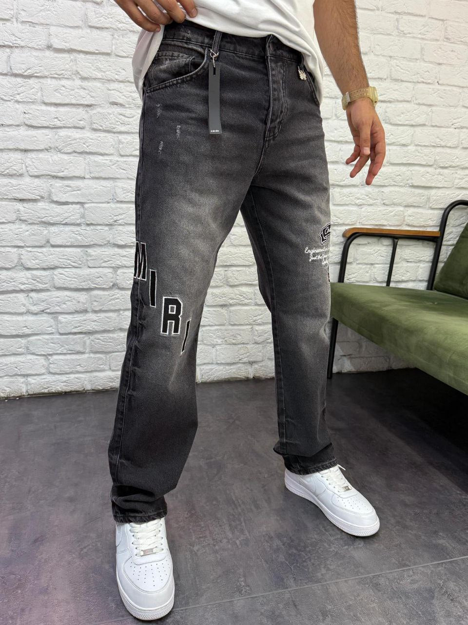 Baggy Jeans – Available in Black & Blue